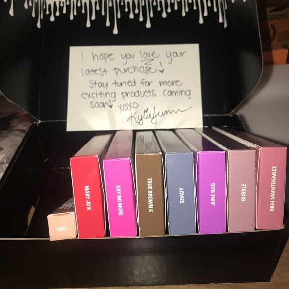 Kylie Jenner Lip Kit - Picture 3 of 3